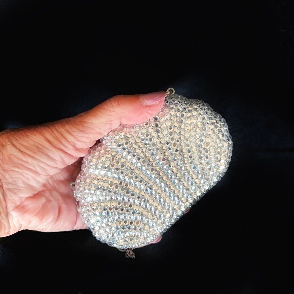 Silver shell shaped crystal evening mini bag - image 5